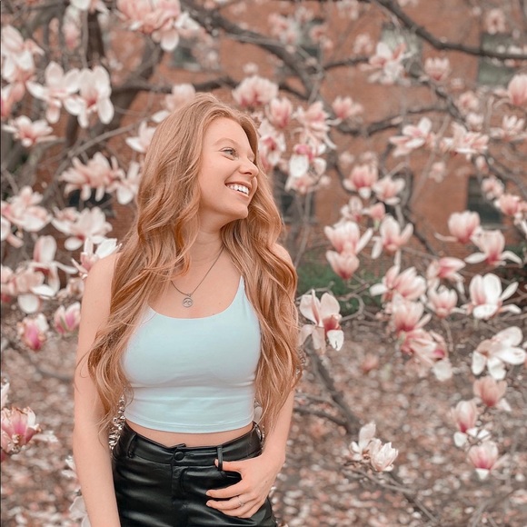 Meet your Posher, Isabell - Picture 1 of 3